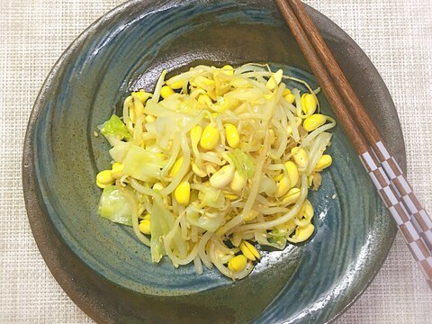 簡単♡豆もやしとキャベツの胡麻辣油和え♬